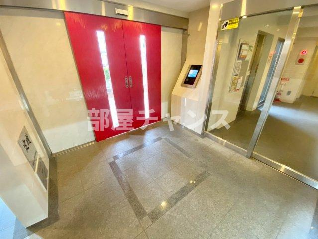 ラヴィール名駅南のエントランス