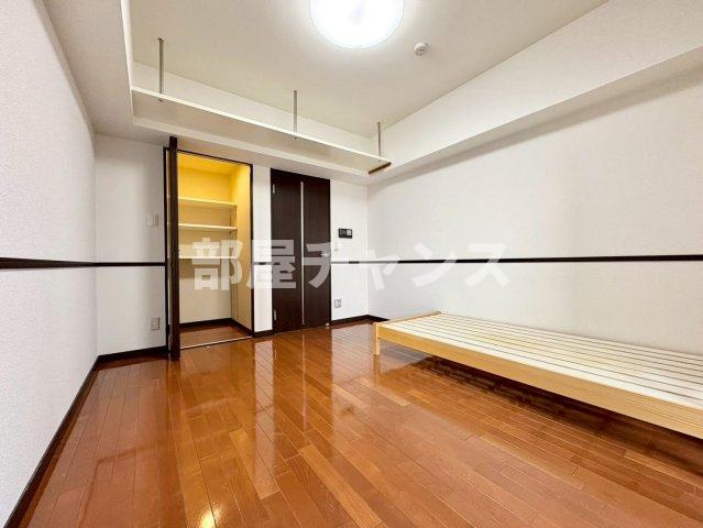 ラヴィール名駅南の寝室