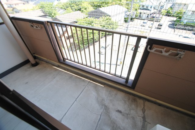 クラウンⅡ津福のバルコニー|内装イメージ：同物件別室