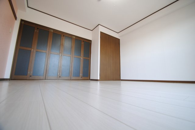 クラウンⅡ津福の寝室|内装イメージ：同物件別室