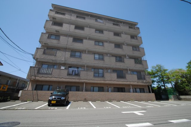 クラウンⅡ津福の外観