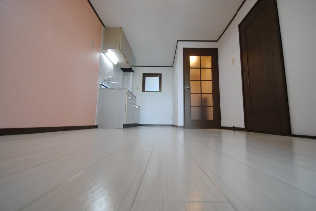 クラウンⅡ津福の居間・リビング|内装イメージ：同物件別室