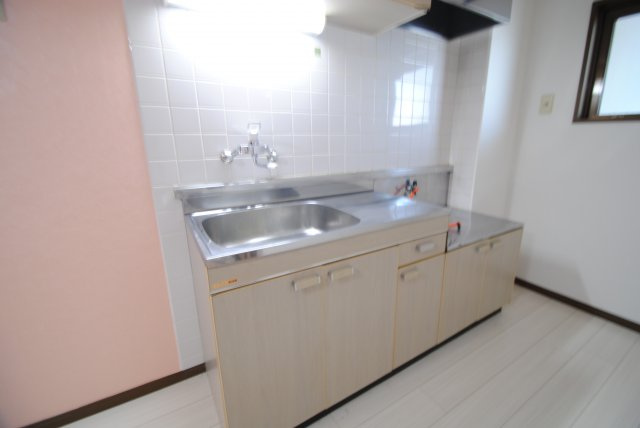 クラウンⅡ津福のキッチン|内装イメージ：同物件別室