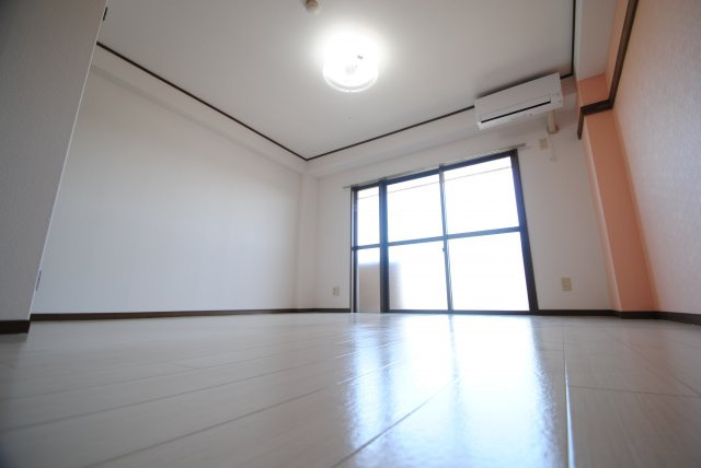 クラウンⅡ津福の洋室|内装イメージ：同物件別室