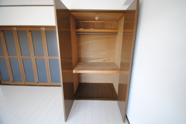 クラウンⅡ津福の収納|内装イメージ：同物件別室