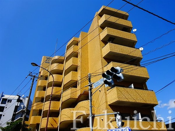 モナークマンション柿の木坂の外観