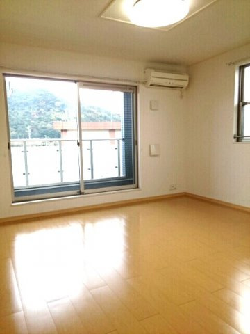 ｐｒａｔｃｒｉａ小鯖Ｃの居間・リビング