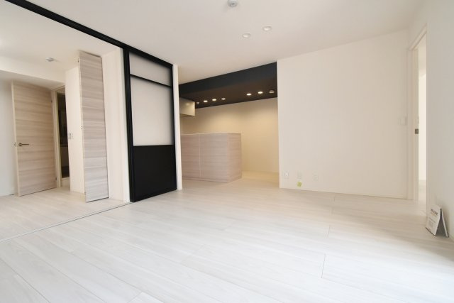 クラシスト甲子園一番町Ⅰの居間・リビング