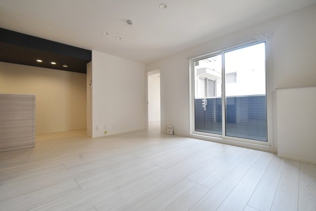 クラシスト甲子園一番町Ⅰの居間・リビング