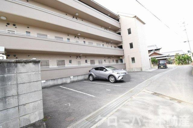 ピュアハイツ生野の駐車場|駐車場