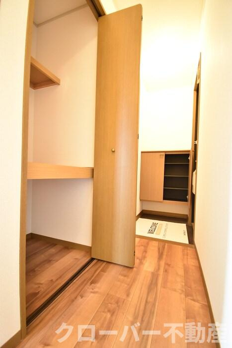 やすらぎの家 B棟の玄関|物入・シューズボックス