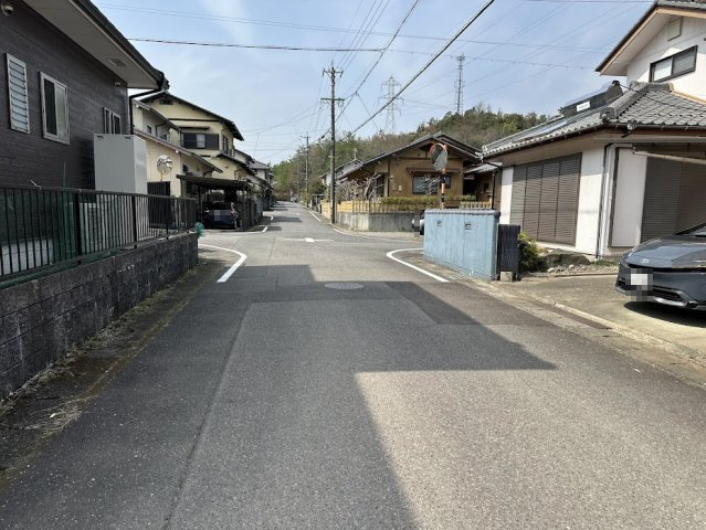 中古住宅　小瀬南2丁目の前面道路含む現地写真