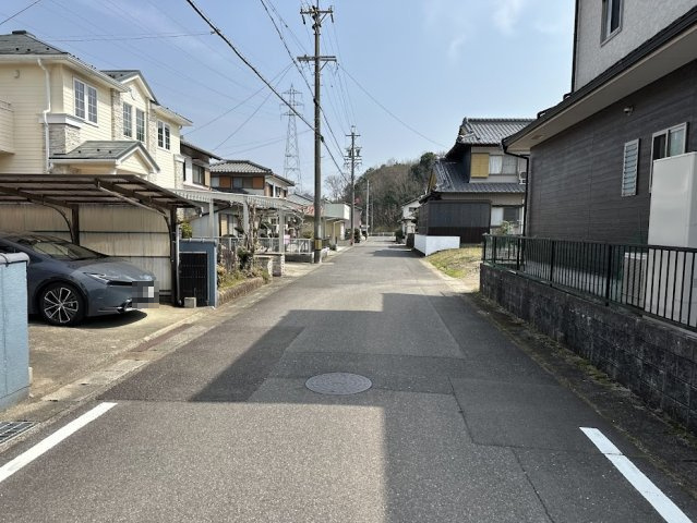 中古住宅　小瀬南2丁目の前面道路含む現地写真
