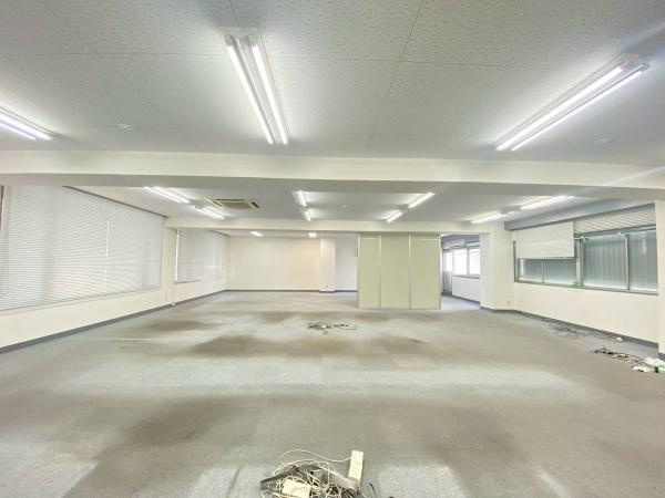 田辺市下屋敷町　ビル