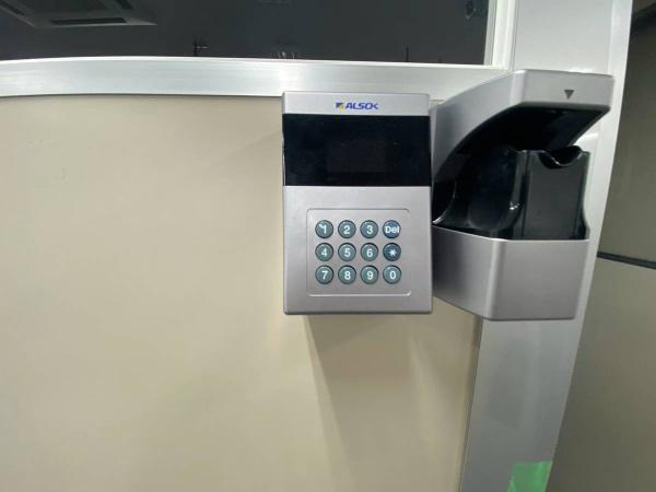 田辺市下屋敷町　ビル