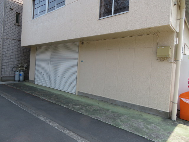 所沢市西新井町の店舗事務所の外観