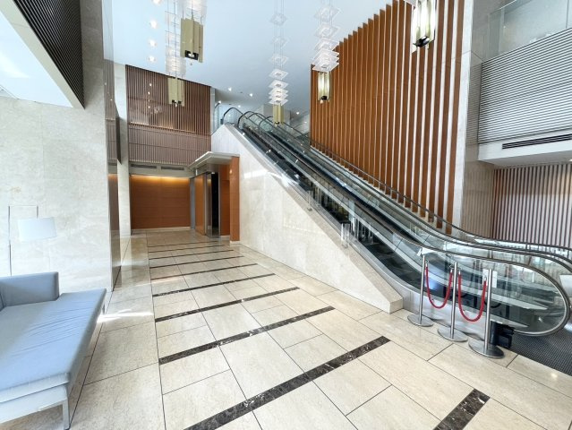 カテリーナ三田タワーイーストアーク棟のエントランス