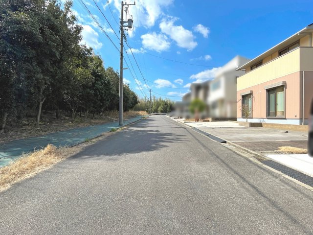 【前面道路含む現地写真】 | 津市夢が丘１丁目 | 南東側　前面道路