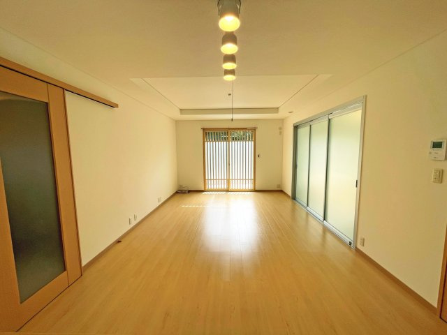 【居間・リビング】 | 津市夢が丘１丁目 | ＬＤＫ