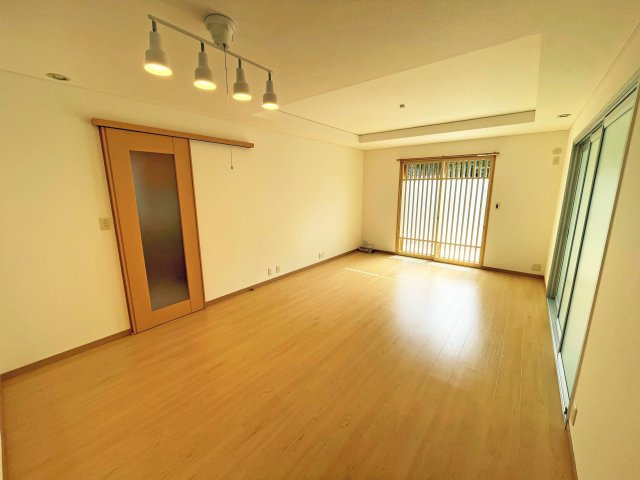 【居間・リビング】 | 津市夢が丘１丁目 | ＬＤＫ