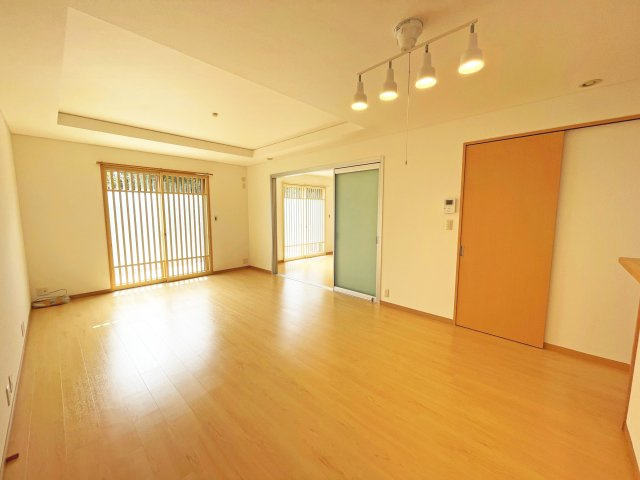 【居間・リビング】 | 津市夢が丘１丁目 | ＬＤＫ