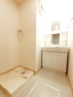 【洗面所】 | オリーブガーデン | 忙しい朝には欠かせない洗面所です