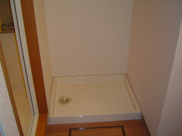 【その他】 | コンフォール・せいら | 洗濯機置場