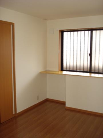 【内装】 | コンフォール・せいら | 洋室（北側）