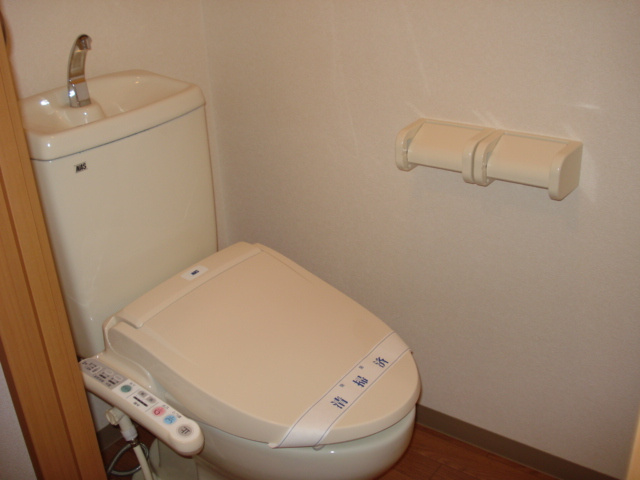 【トイレ】 | コンフォール・せいら | シャワー付トイレ