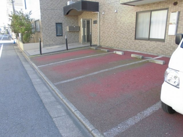 フォルテーヌ大杉の駐車場