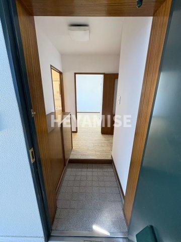 コート山椿の玄関