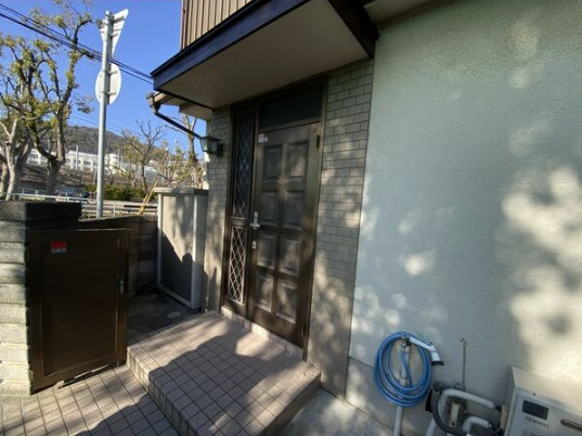 田中町３丁目貸家のエントランス