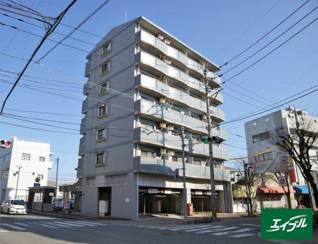 ウラックスビル