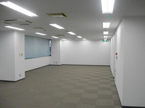 東益ビルの洋室|広々とした洋室です