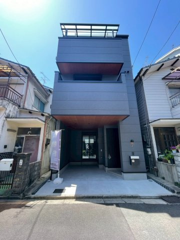 大阪府東大阪市松原2丁目の外観|未入居なので設備類全て新品です！
3面バルコニー付きで風通しも良好です！