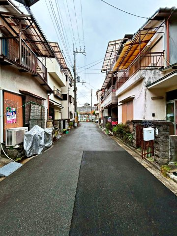 大阪府東大阪市松原2丁目の前面道路含む現地写真