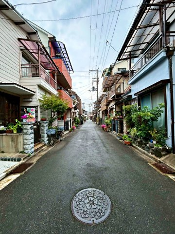 大阪府東大阪市松原2丁目の前面道路含む現地写真