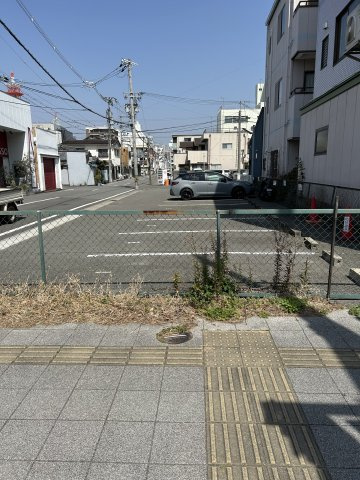 仙石ビルの駐車場