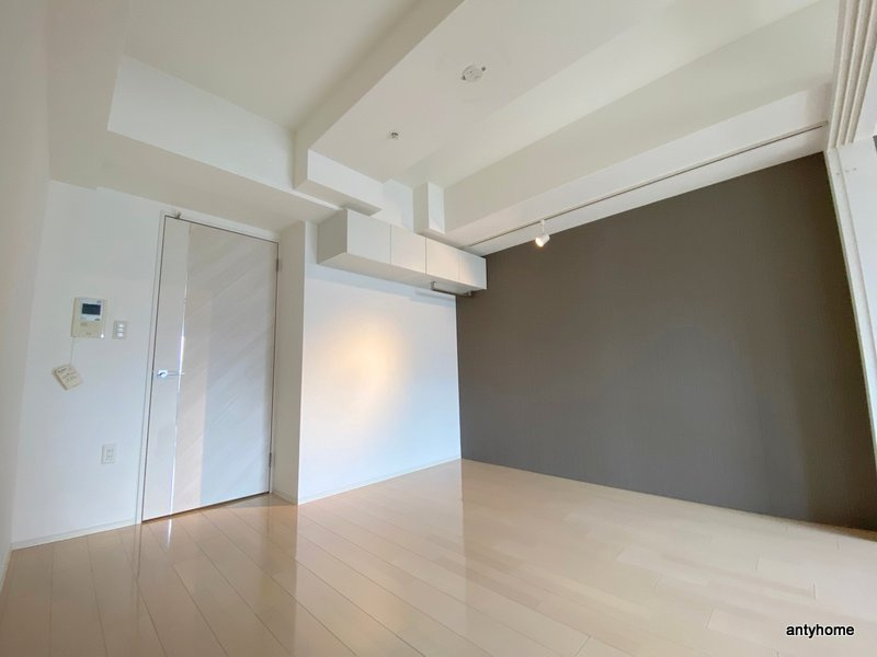 SERENiTE本町エコートの洋室