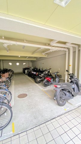 ライオンズマンション西宮高座Ｂ棟の駐車場|バイク置場