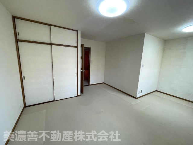 ６５０３７　コーポ田神D棟の洋室