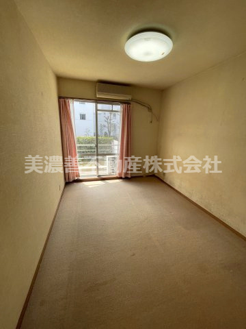 ６５０３７　コーポ田神D棟の洋室