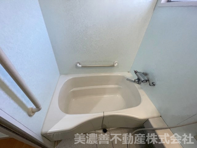 ６５０３７　コーポ田神D棟の浴室