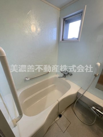 ６５０３７　コーポ田神D棟の浴室