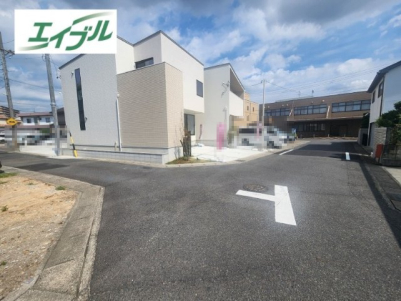 小牧市常普請1丁目　新築戸建　B棟の前面道路含む現地写真