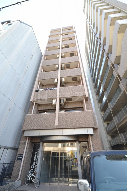 プレサンス西心斎橋の外観