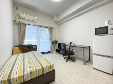 プレサンス西心斎橋の居間・リビング|家具家電付きです