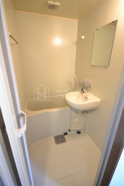 プレサンス西心斎橋の浴室|同マンション参考写真