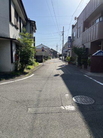 土地　北野町の前面道路含む現地写真|北側道路　東から