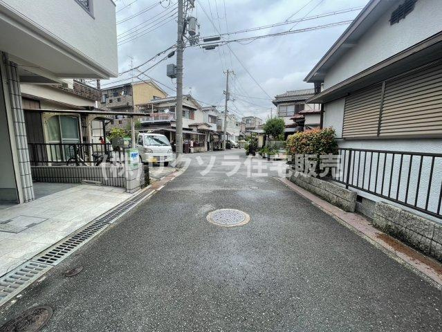 点野３丁目　中古一戸建ての前面道路含む現地写真|■物件内覧・資金計画相談・住宅ローン相談、リフォーム相談、お問合せ受付中■
※当日・翌日のご内覧、ご相談はお電話でのお問合せがスムーズです！